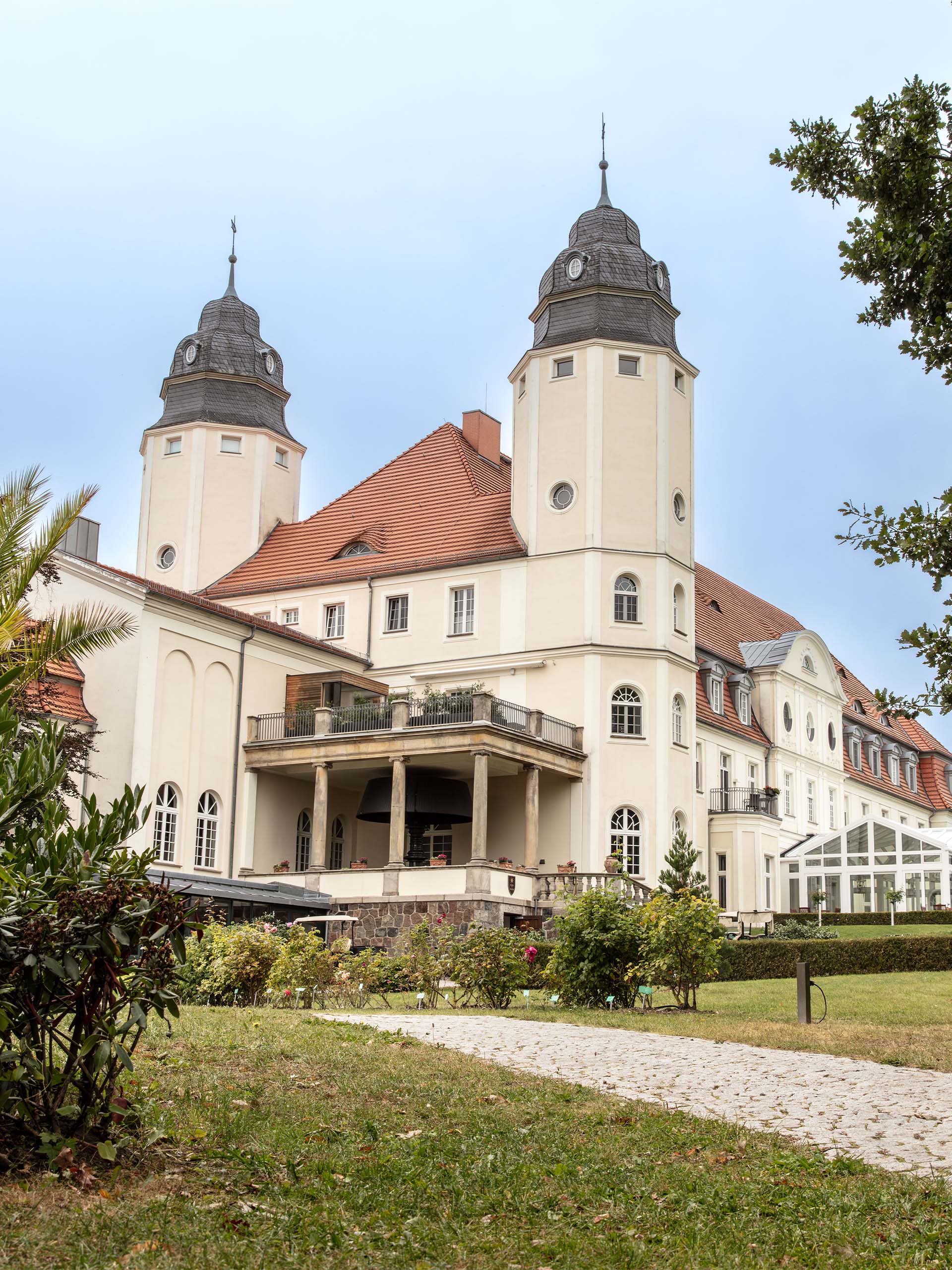 bcg-outing-2025-1920x2560_0028_NEW_desat_FINAL_HIRES_JPEGS_Monkfish@SchlossFleesensee_BCG_REEDITED-64